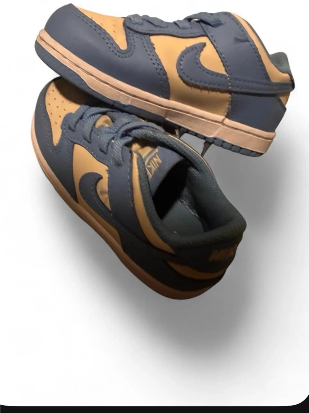 Nike Kids Low-Top Sneakers in Navy Blue and Tan